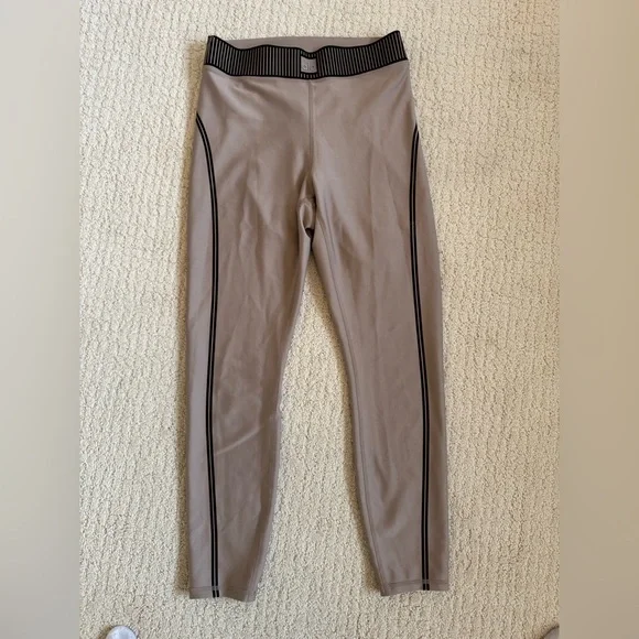 ALO Airlift High-Waist 7/8 Line Up Legging Taupe MEDIUM - Picture 6 of 9